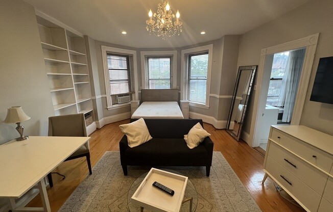391 Commonwealth Ave.