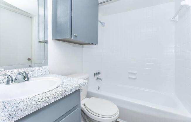 2 beds, 2 baths, 1,035 sqft, $1,369