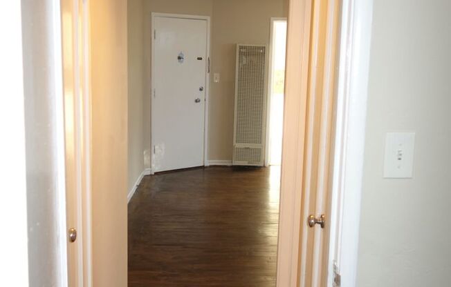 1 bed, 1 bath, $1,695, Unit F