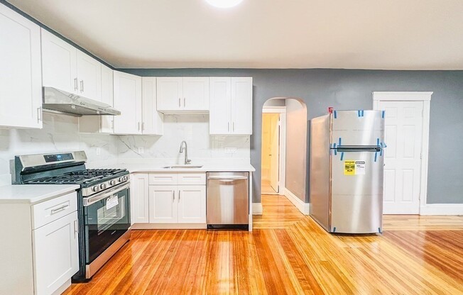14 WATSON ST