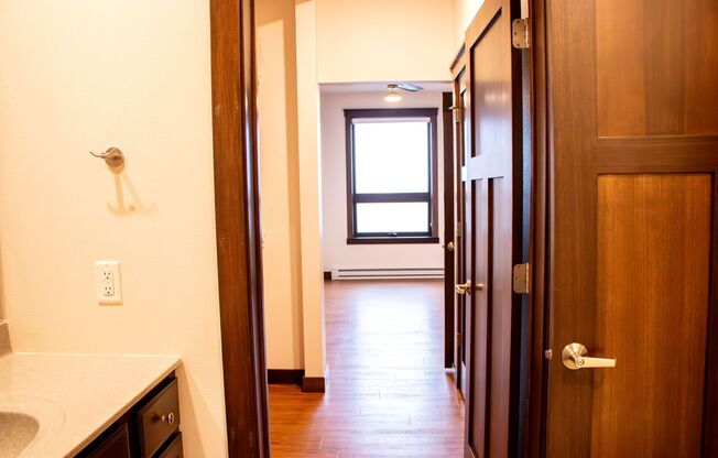 1 bed, 1 bath, 580 sqft, $1,205, Unit 210