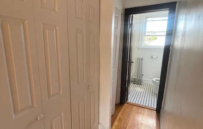 Studio, 1 bath, 600 sqft, $1,350, Unit 4828-2E