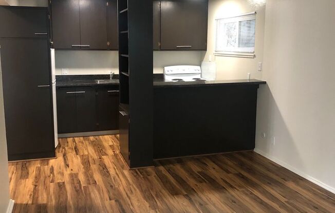 1 bed, 1 bath, 454 sqft, $2,595, Unit 38