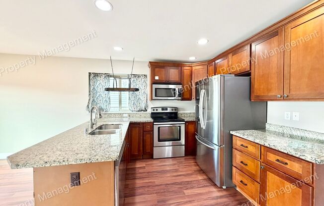 Great 4 Bedroom in Tacoma w/ Bonus Area and Beautiful Kitchen!