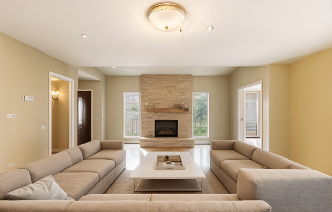2414 CYPRESS HL