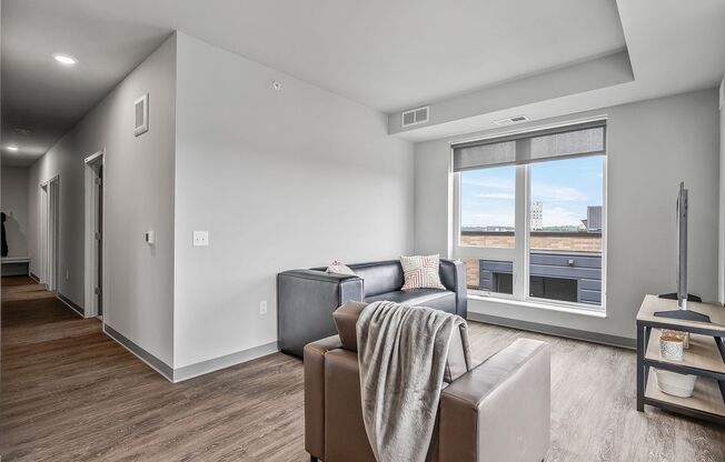 4 beds, 2 baths, 1,231 sqft, $3,300, Unit 505