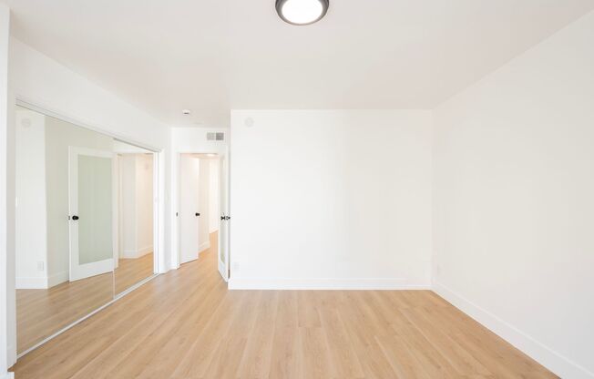 2 beds, 1 bath, $2,963.46, Unit 301