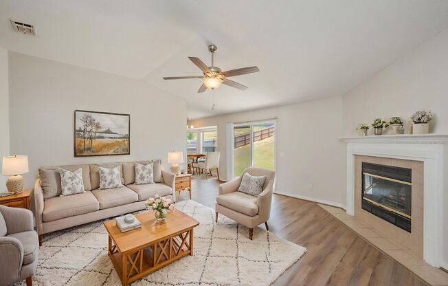 Immaculate 4 Bedroom in South Crestview!