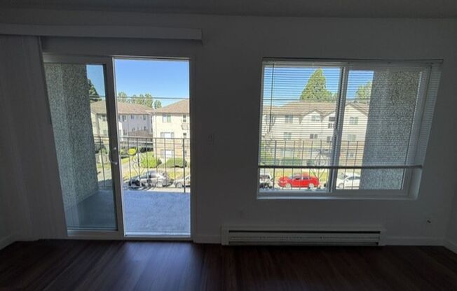 2512 Bayview Apartments
