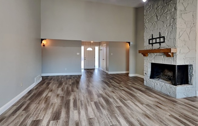 2111 EL DORADO WAY
