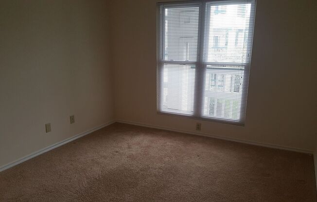 2 beds, 2 baths, 1,017 sqft, $1,975, Unit 1015 C #2A