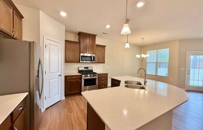 Charming 3BD, 2.5BA Raleigh Townhome in an HOA Community Near Triangle Town Center