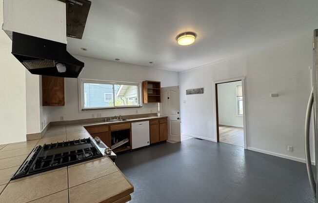 2 BD 1 BA home with easy transit