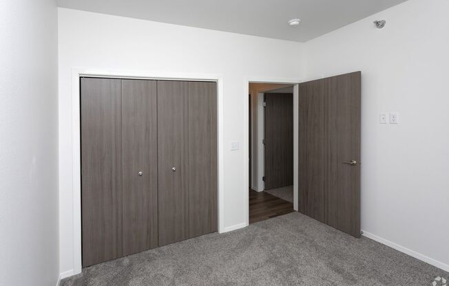 2 beds, 2 baths, 977 sqft, $1,630, Unit 321