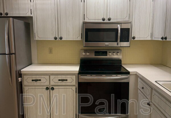 2205 BELLEAIR RD
