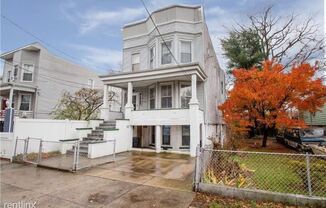 2738 Gifford Ave