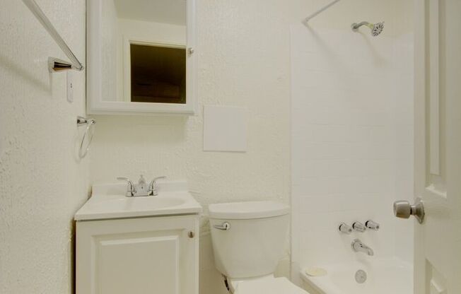 2 beds, 1 bath, 777 sqft, $1,650, Unit 8165