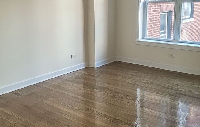 2 beds, 1 bath, 740 sqft, $2,850, Unit 855-2W