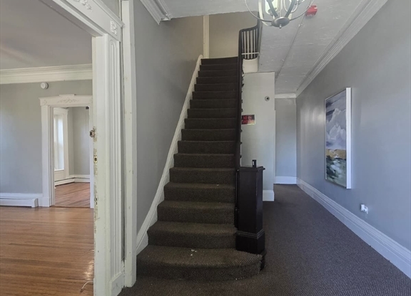286 S MAIN ST
