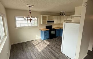 Spacious 3 Bedroom 2 Bathroom Condo in East Denver!