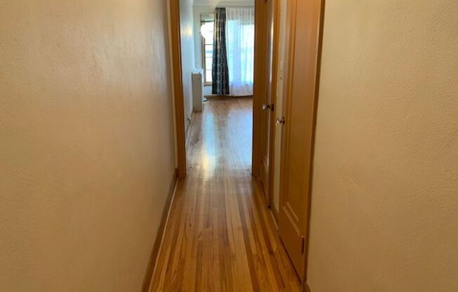 2 Bed/1 Bath Apt- Lower level unit- Available Nov 1