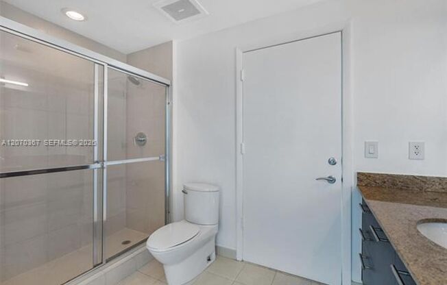 3 beds, 2 baths, $4,300, Unit # 818