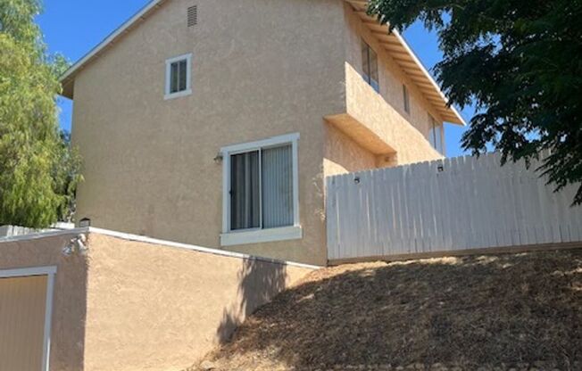 Spacious 4-Bedroom home centrally located in Lake Elsinore-16518 Smith Rd. Lake Elsinore, CA