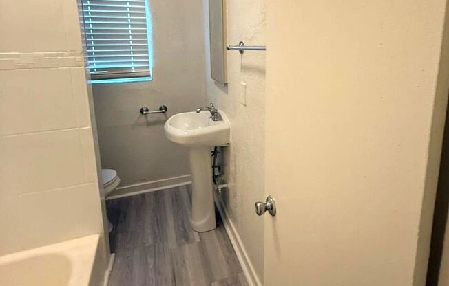 1 bed, 1 bath, 460 sqft, $1,995, Unit 4