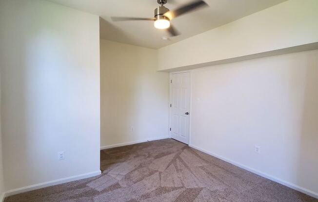 3 beds, 1 bath, $1,800, Unit 5511 Carter Ave. Unit 1