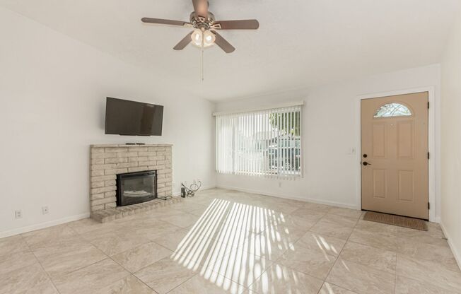 Single Story home with 3 bedrooms and pool!