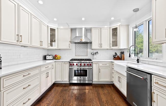 110 REDWOOD RD