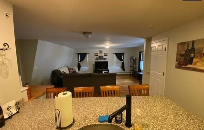 2 beds, 1 bath, $2,295, Unit Village Crossing