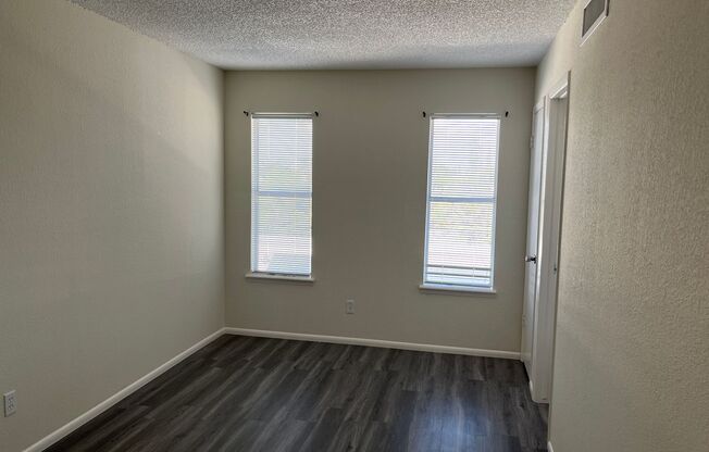 2 beds, 1.5 baths, $1,300