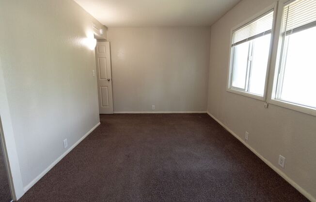 2 beds, 1 bath, 784 sqft, $1,100, Unit 1808 3E