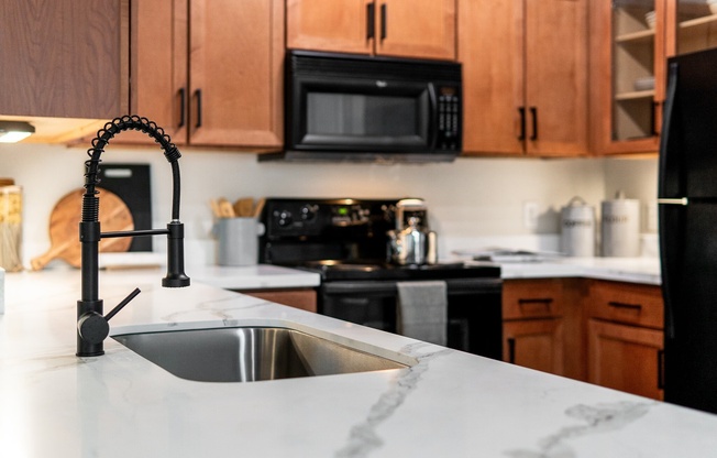 6900 LK WOODLANDS DR