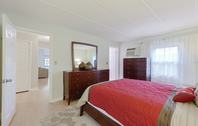 2 beds, 2 baths, 1,030 sqft, $2,900, Unit 43B