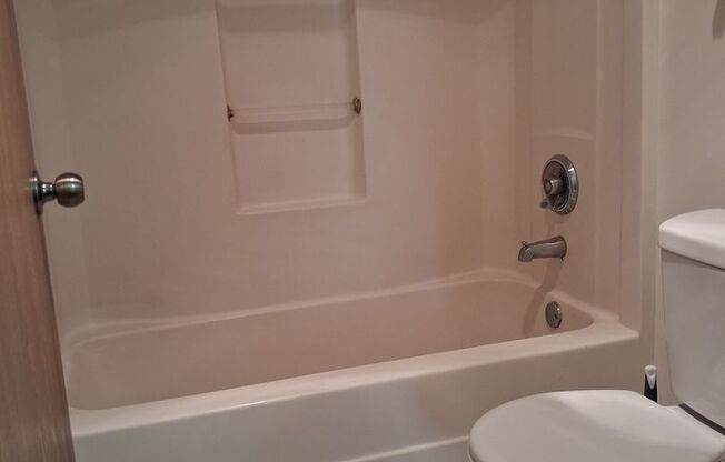 1 bed, 1 bath, 750 sqft, $1,350, Unit 8125-8125J