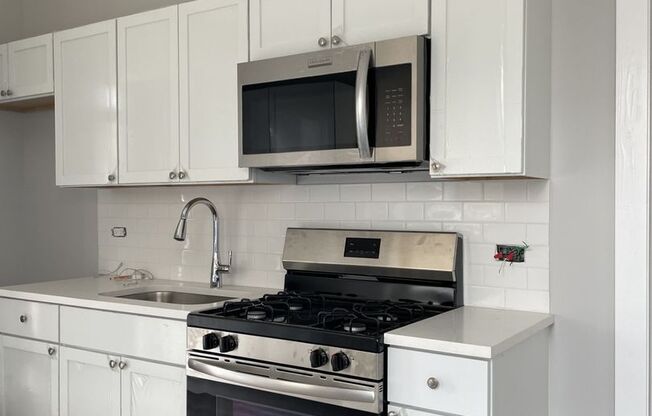 5520 W North