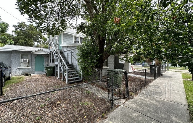 1028 E 17 AVE