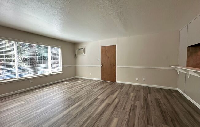 2 beds, 1 bath, $1,875, Unit 01