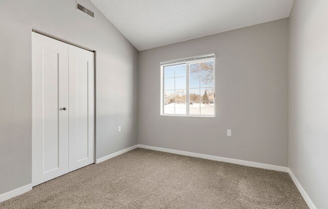 2 beds, 1 bath, 1,207 sqft, $1,995, Unit 04 2369 R