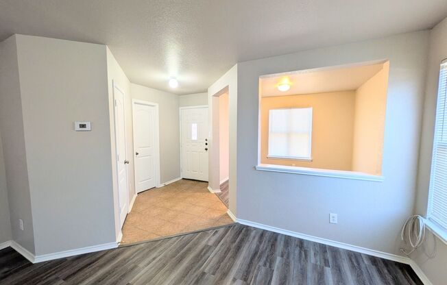 Very Nice 4 Bedroom Home In Convenient Northwest Location!