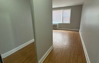 2 beds, 1 bath, $1,400, Unit 104