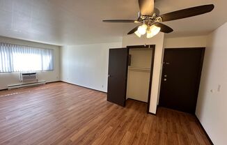 1 bed, 1 bath, $890, Unit 02