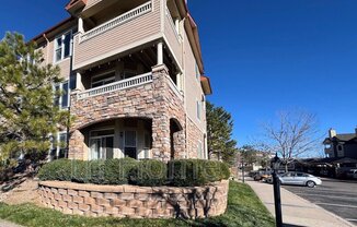 9557 W San Juan Cir Unit 201