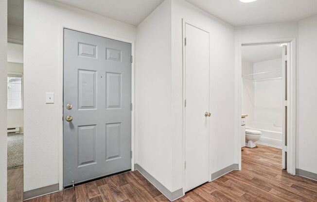 2 beds, 2 baths, 900 sqft, $1,695, Unit L090