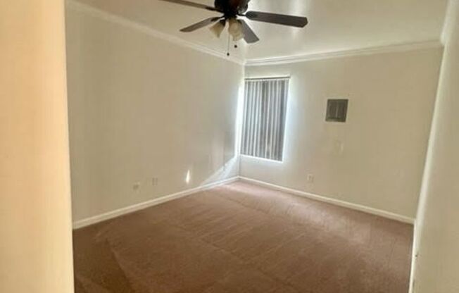 2 beds, 1 bath, 918 sqft, $2,945, Unit 045