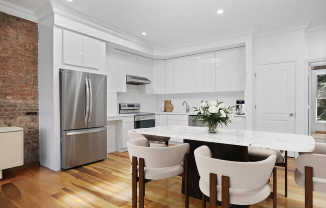 328 W 46 ST