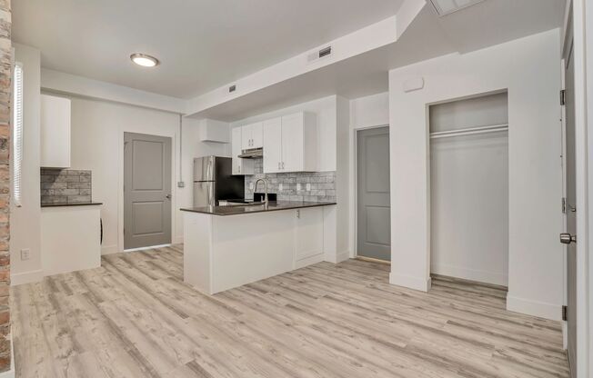 1 bed, 1 bath, 320 sqft, $1,375, Unit 3B