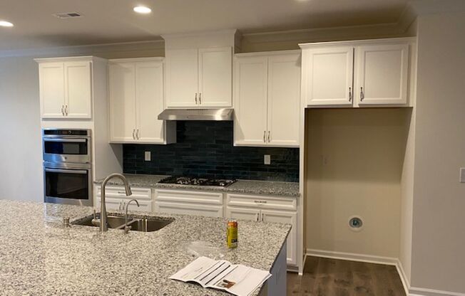 Fantastic 3BR/2.5BA Townhome located in The Elm at Stonecrest